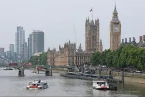 UK graduate job openings at lowest level since 2020