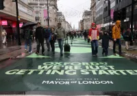 英国:著名购物街实行步行化改造